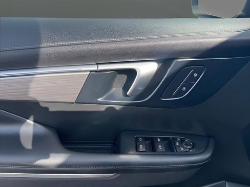 Used 2025 Buick Enclave Preferred image 16