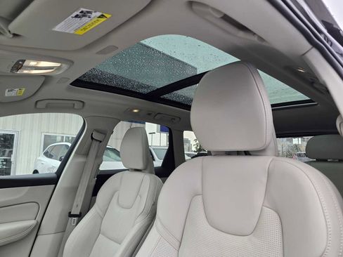 Certified 2023 Volvo XC60 B5 Ultimate w/ Climate Package AWD/4WD image 23