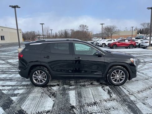 Certified 2022 GMC Terrain SLT w/ Infotainment Package II image 6