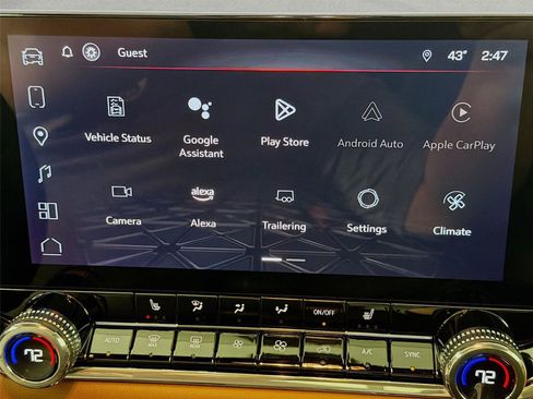 Used 2024 GMC Canyon AT4 w/ Technology Package image 15