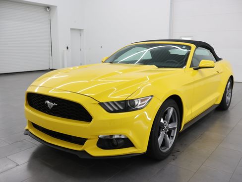 Used 2016 Ford Mustang Convertible w/ Equipment Group 051A RWD image 7