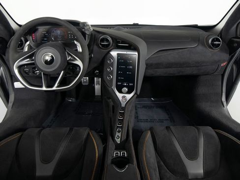 Used 2024 McLaren 750S Spider RWD image 32