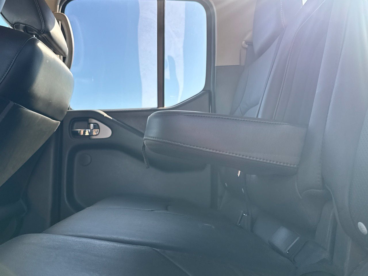 Used 2015 Nissan Frontier PRO-4X w/ Pro-4x Luxury Package AWD/4WD image 41