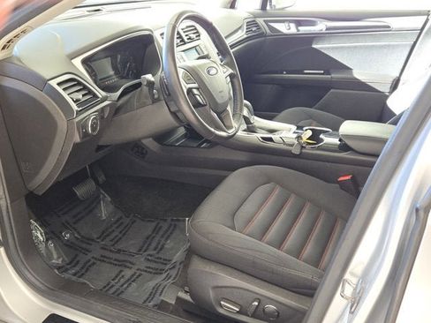 Used 2015 Ford Fusion SE w/ Equipment Group 201A image 18