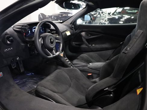 Used 2025 McLaren 750S image 10