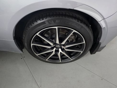 Used 2024 Toyota GR86 RWD image 10