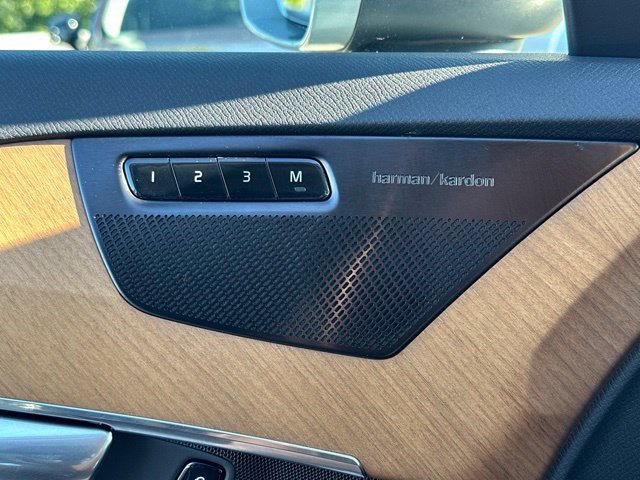 Certified 2024 Volvo XC90 T8 Plus w/ Protection Package Premier AWD/4WD image 32