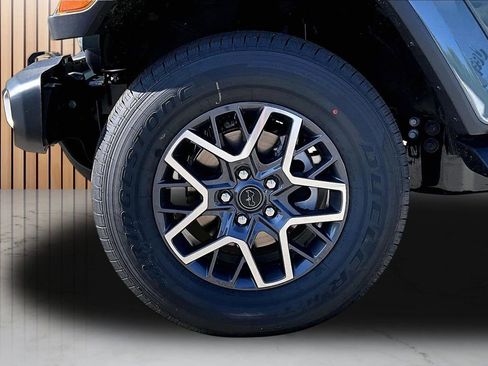 New 2026 Jeep Wrangler Sahara AWD/4WD image 33