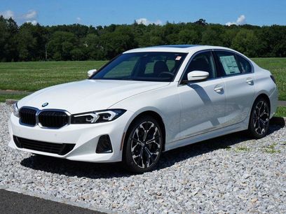 New 2025 BMW 330i xDrive Sedan w/ Convenience Package