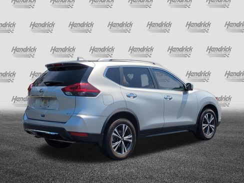 Used 2019 Nissan Rogue SV w/ Premium Package FWD image 10