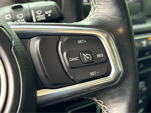 Used 2020 Jeep Wrangler Unlimited Sahara AWD/4WD image 15