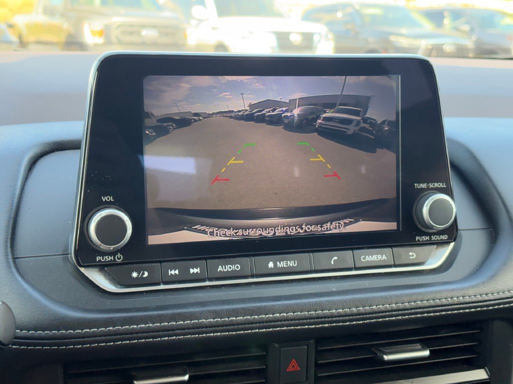 Used 2023 Nissan Rogue S FWD image 18