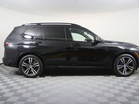 Used 2025 BMW X7 xDrive40i w/ M Sport Package image 2