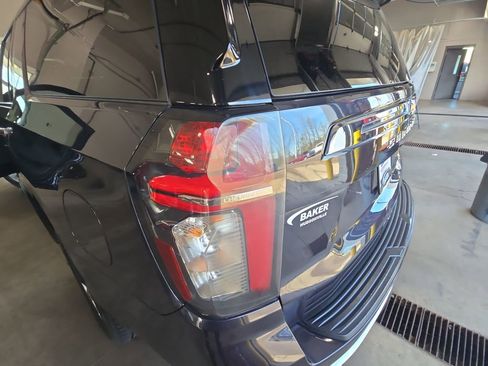 Certified 2023 Chevrolet Suburban Premier AWD/4WD image 36