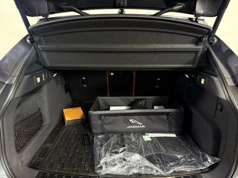 New 2025 Jaguar F-PACE R-Dynamic S image 17