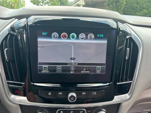 Used 2019 Chevrolet Traverse LT w/ LT Premium Package FWD image 24