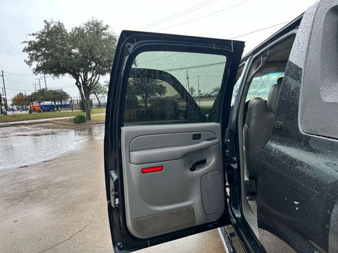 Used 2005 Chevrolet Avalanche Z66 w/ Preferred Equipment Group image 22