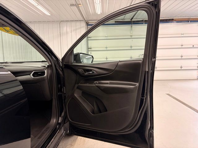 Used 2024 Chevrolet Equinox LT FWD image 10