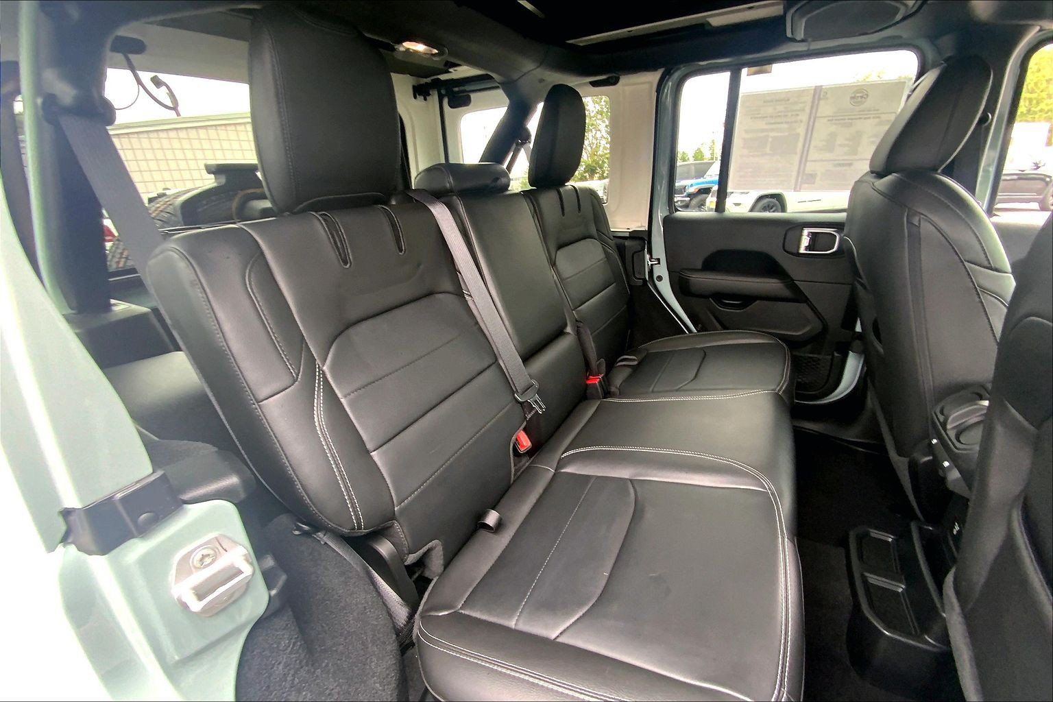 Used 2023 Jeep Wrangler Unlimited Sahara w/ Cold Weather Group AWD/4WD image 19