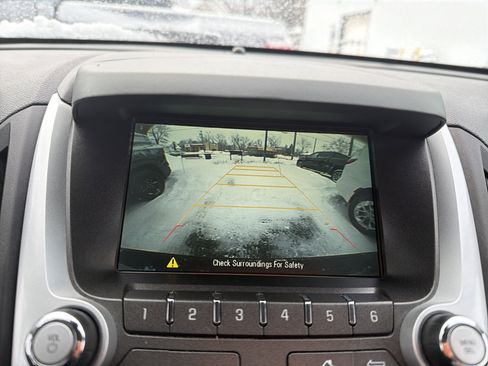 Used 2017 Chevrolet Equinox LT w/ Convenience Package image 18