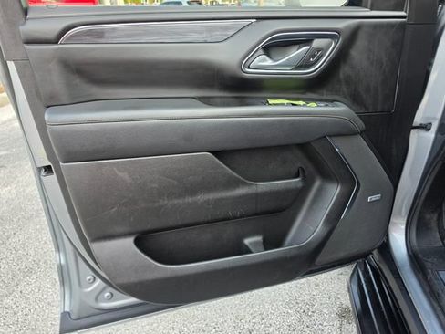 Used 2024 GMC Yukon SLT RWD image 17