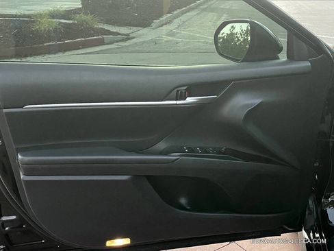 Used 2019 Toyota Camry LE image 17