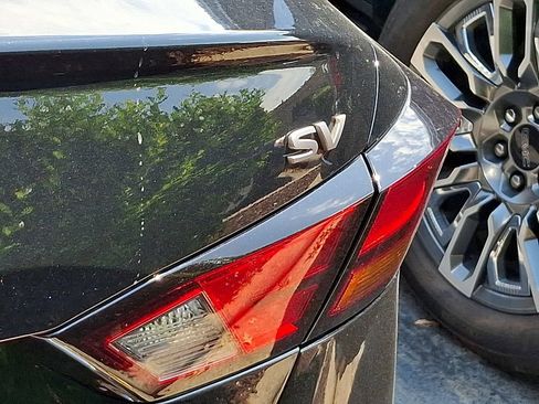 Used 2023 Nissan Altima 2.5 SV w/ SV Premium Package FWD image 8
