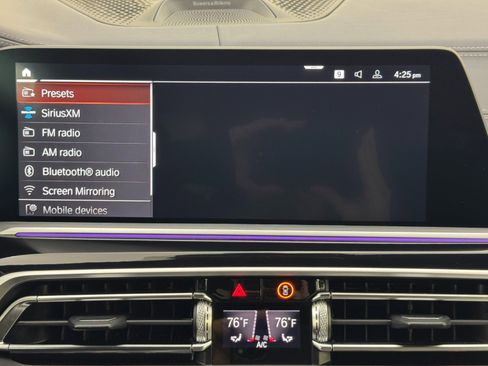 Used 2021 BMW X7 M50i w/ Dynamic Handling Package image 28