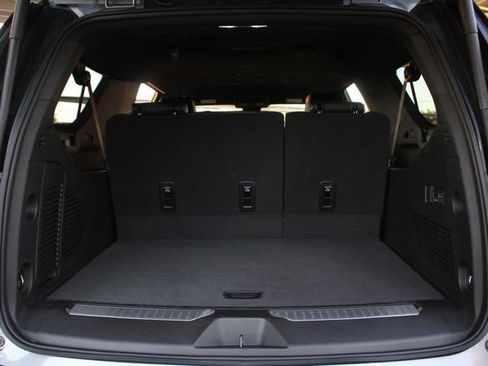 Used 2025 Chevrolet Suburban Premier image 35