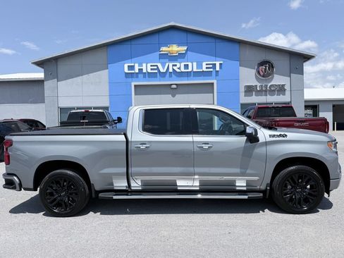 Used 2026 Chevrolet Silverado 1500 High Country w/ High Country Premium Package AWD/4WD image 3