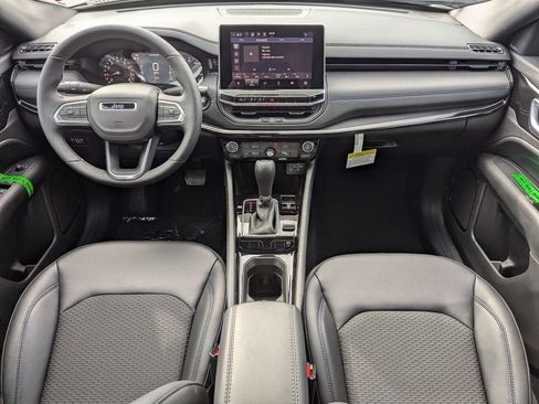 New 2026 Jeep Compass Latitude image 15