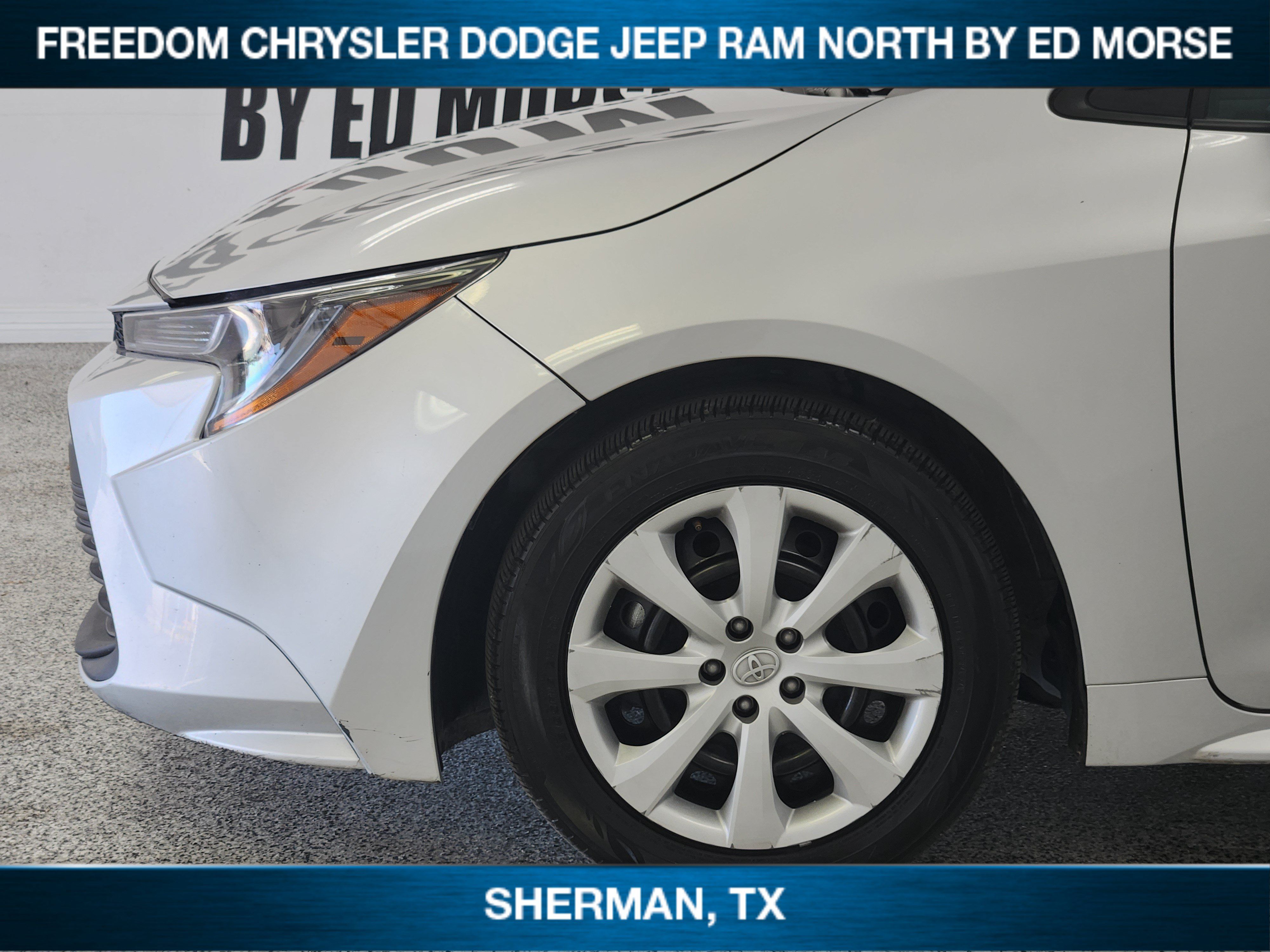 Used 2025 Toyota Corolla LE FWD image 6