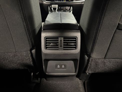 Used 2025 Nissan Rogue SV image 35