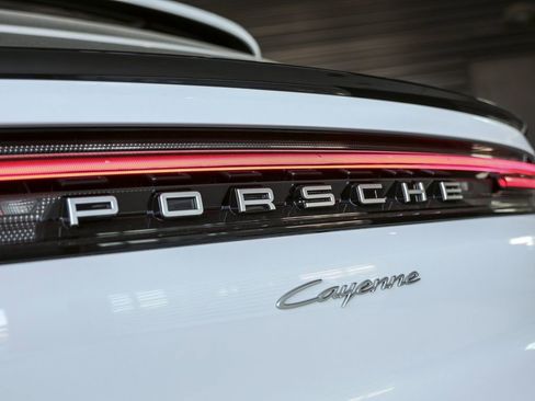New 2026 Porsche Cayenne Coupe AWD/4WD image 14