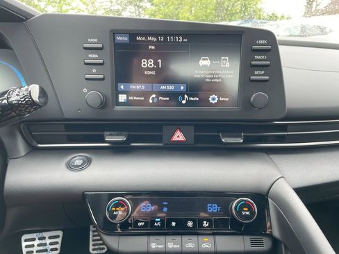 Used 2025 Hyundai Elantra Sport image 46