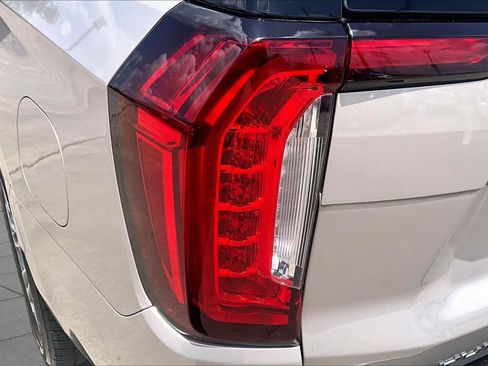 Used 2021 GMC Yukon XL Denali w/ Denali Premium Package RWD image 29