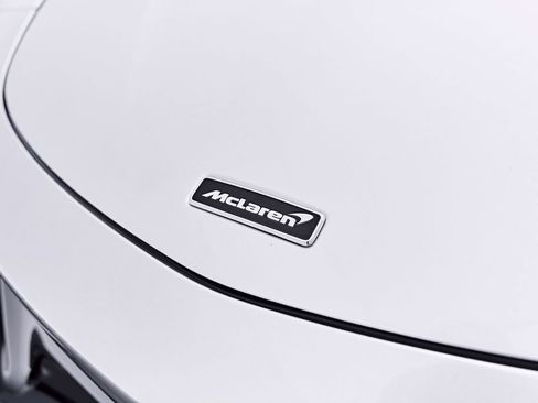 Used 2023 McLaren Artura RWD image 30