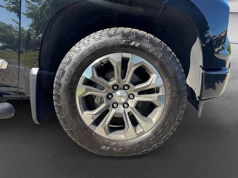 Used 2024 Chevrolet Silverado 1500 High Country w/ Technology Package AWD/4WD image 7