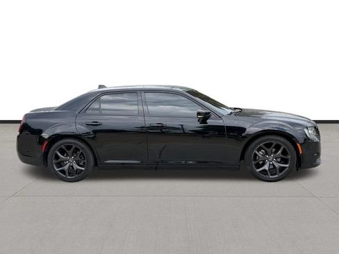 Used 2021 Chrysler 300 S RWD image 4