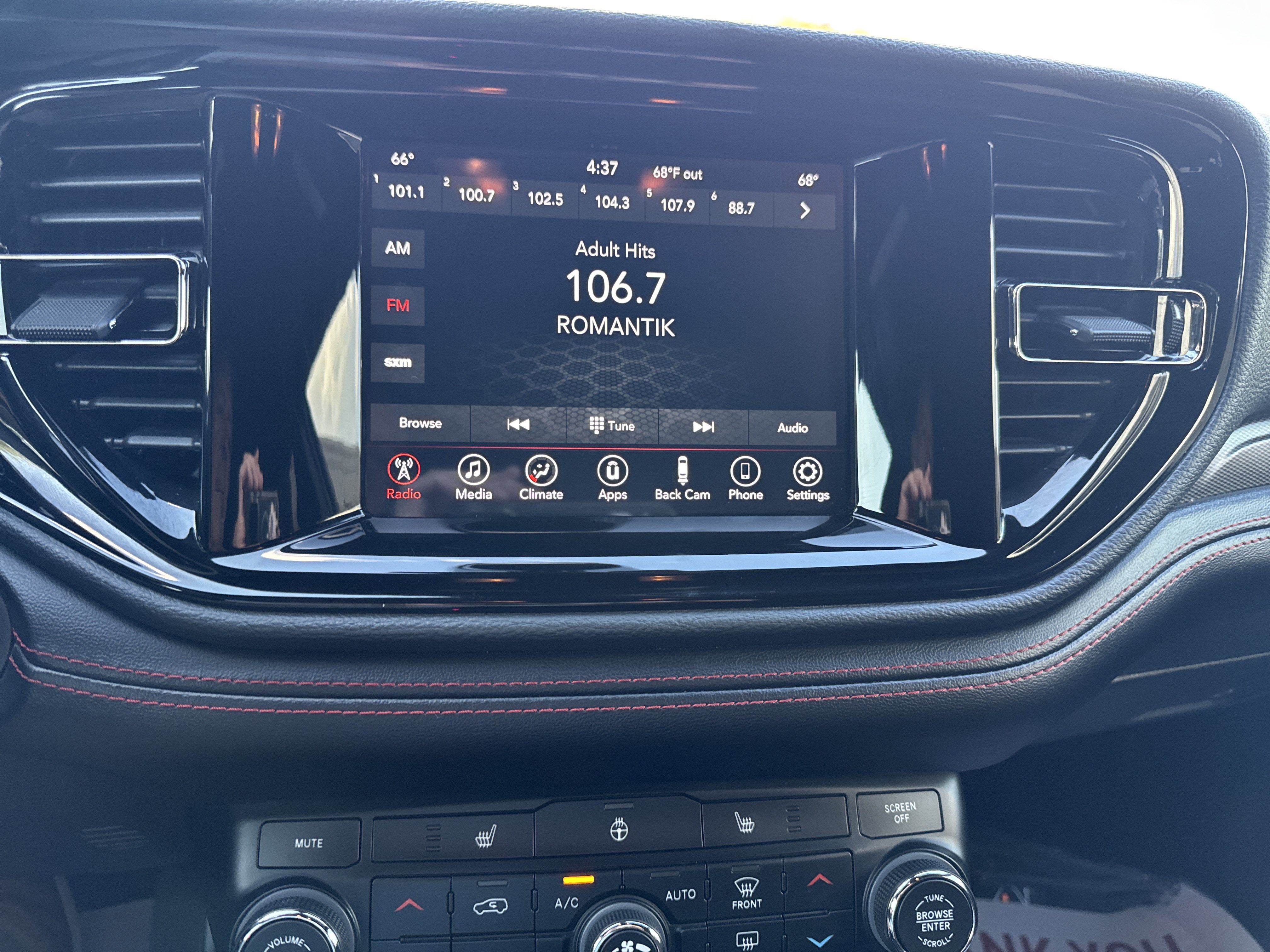 Used 2023 Dodge Durango GT RWD image 24