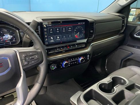 Used 2024 GMC Sierra 1500 Elevation image 28