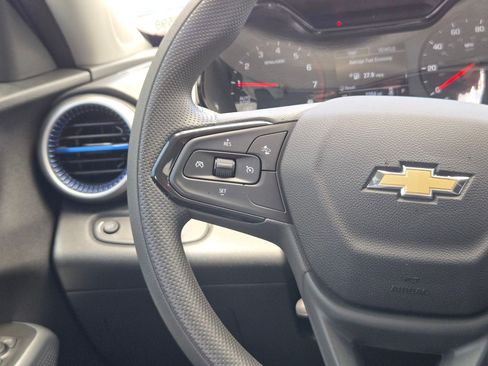 Used 2026 Chevrolet Trax LS FWD image 19