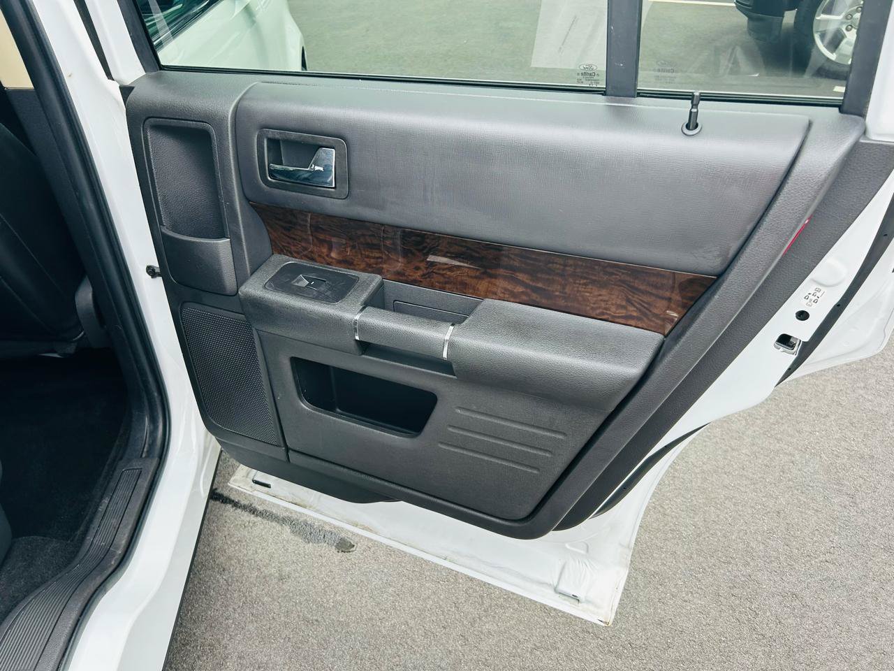 Used 2019 Ford Flex Limited FWD image 27