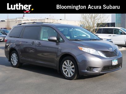 Used 2017 Toyota Sienna LE w/ Outdoor Package