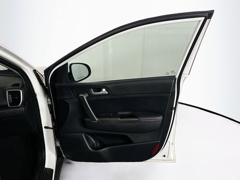 Used 2021 Kia Sportage LX image 29