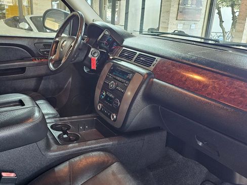 Used 2012 GMC Yukon SLT w/ SLT-2 Equipment Package image 12