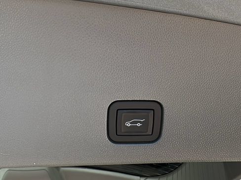Used 2024 Cadillac XT6 Premium Luxury w/ Technology Package FWD image 30