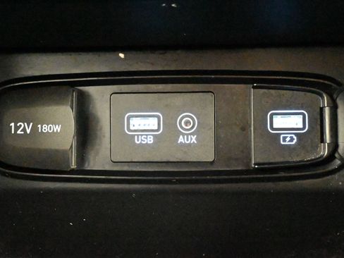 Used 2019 Hyundai Santa Fe SEL image 18