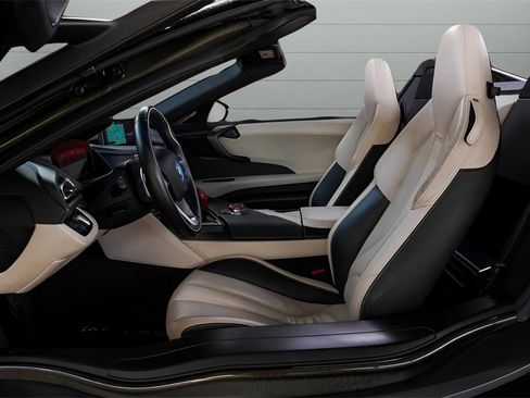 Used 2019 BMW i8 Roadster image 39