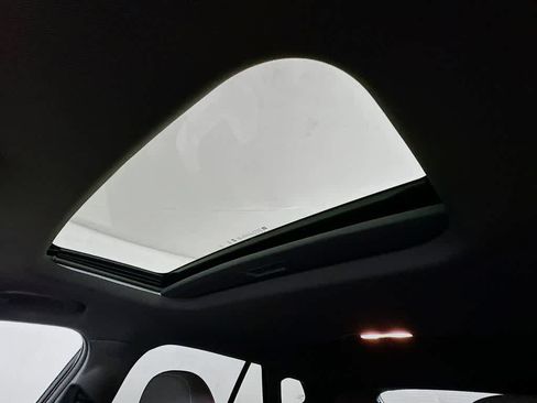 Used 2024 Chevrolet Trax RS w/ Sunroof Package image 30